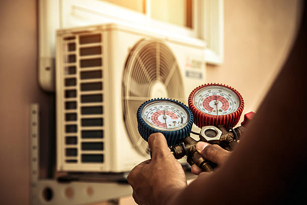 Professional Ac Repair technician working in Plainville, NY